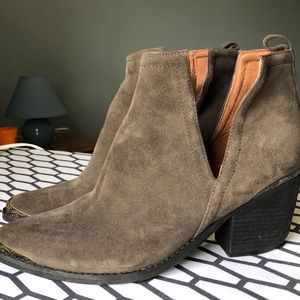Jeffrey Campbell Cromwell booties